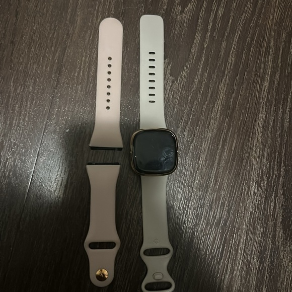 Fitbit Sense health & fitness smartwatch. White/gold version. - Picture 7 of 7